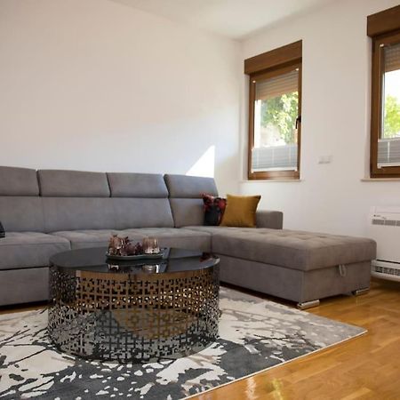 Apartment Divine Mostar Bagian luar foto