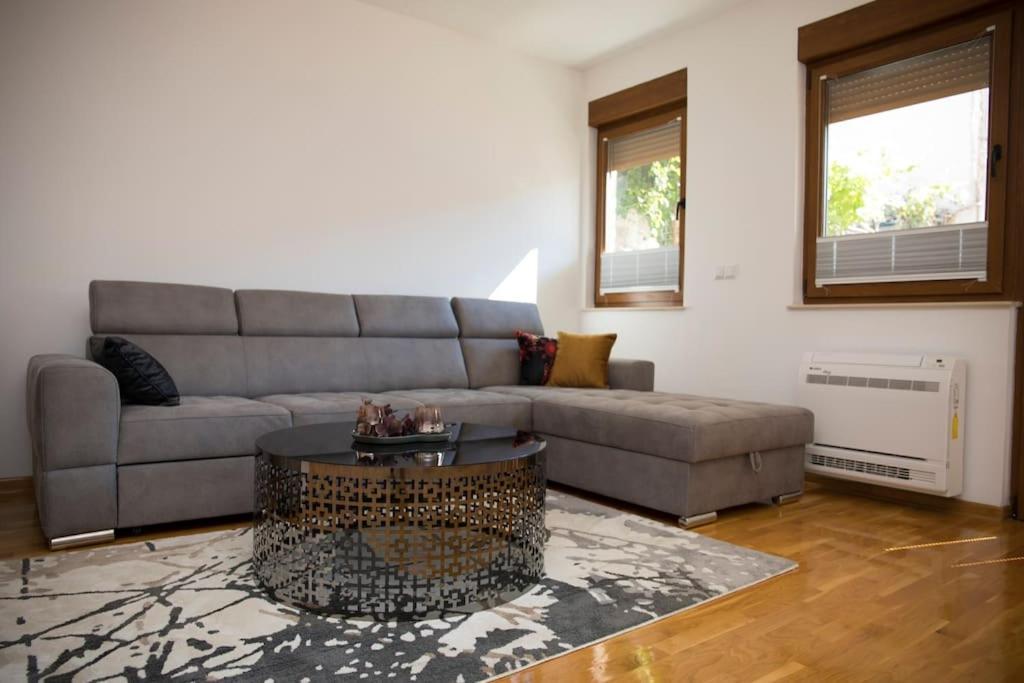 Apartment Divine Mostar Bagian luar foto