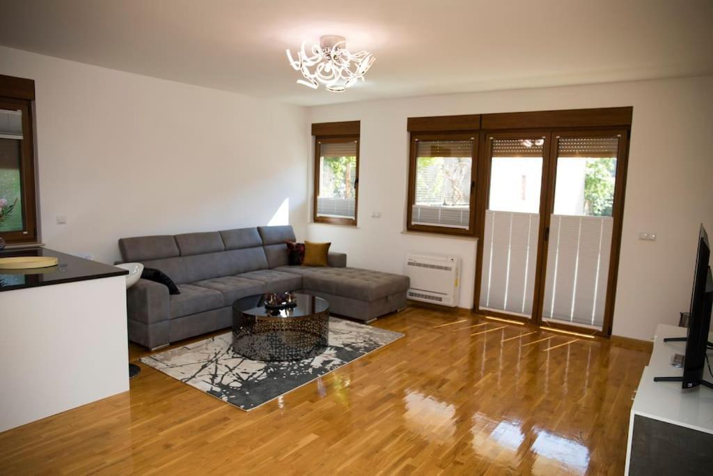 Apartment Divine Mostar Bagian luar foto