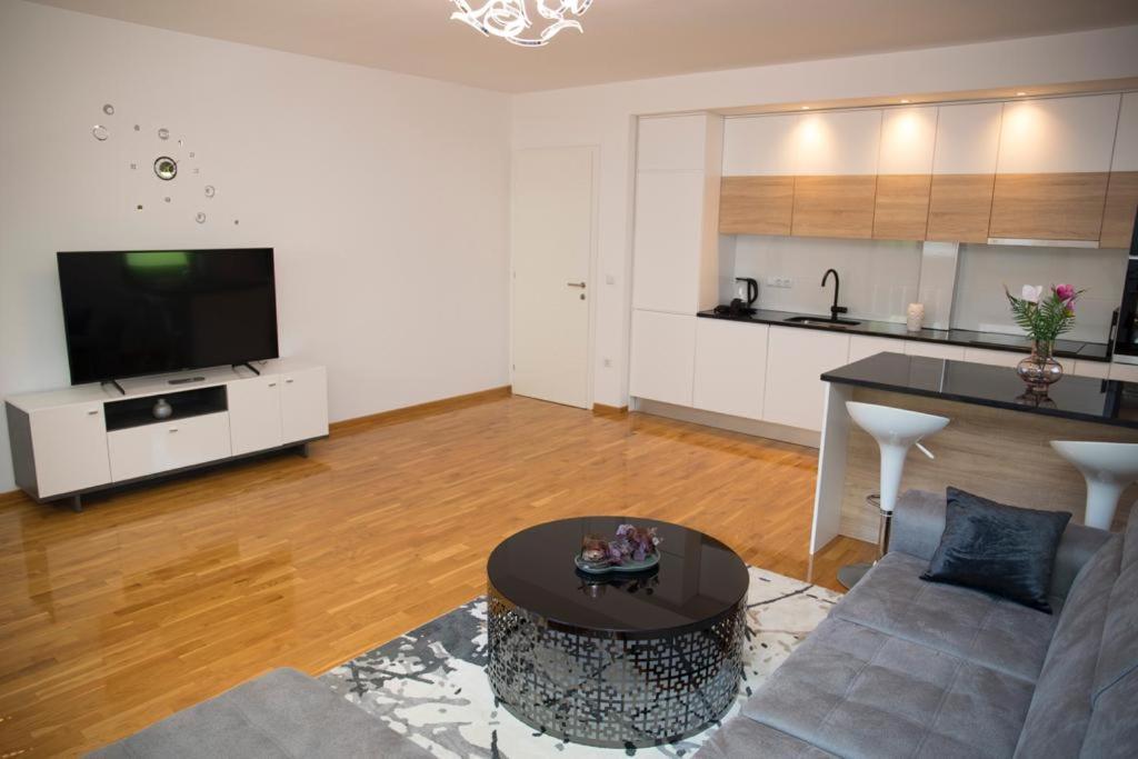 Apartment Divine Mostar Bagian luar foto